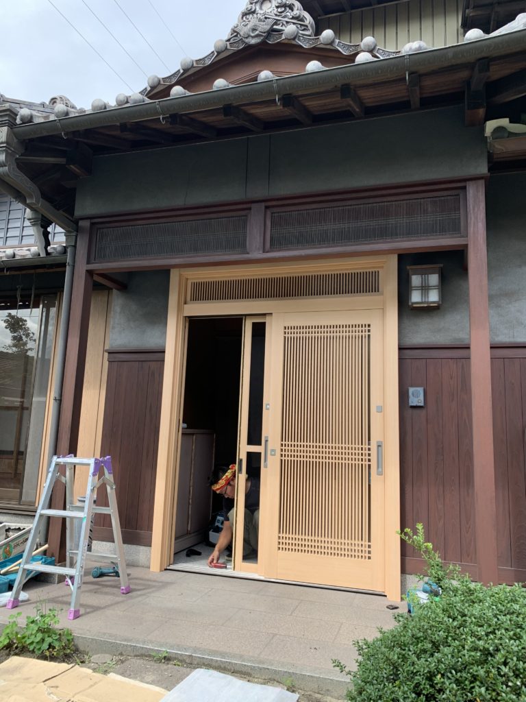 愛知県東海市 戸建住宅 玄関ドア工事店 リクシルリシェント 玄関引戸工事