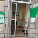 愛知県大府市 歯科医院 ドア工事店 小窓網戸取付工事【ドアファクトリー】