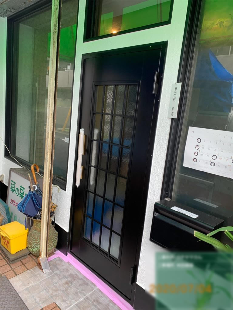 愛知県名古屋市北区 ドア工事店 店舗ドア取替工事 LIXILクリエラ【ドアファクトリー】