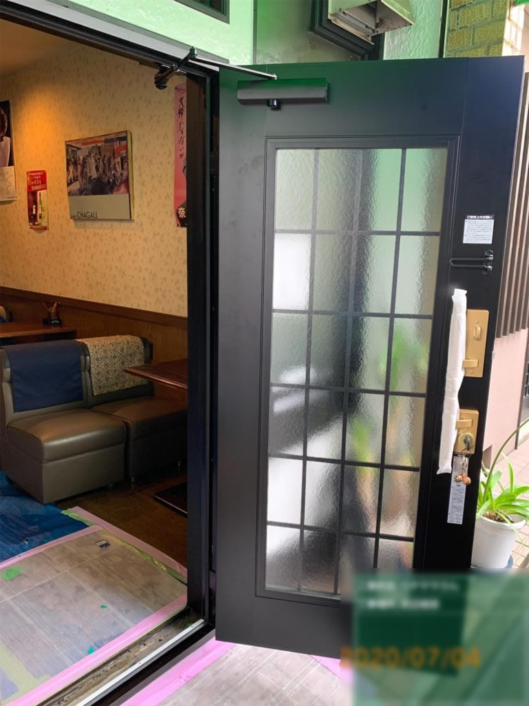 愛知県名古屋市北区 ドア工事店 店舗ドア取替工事 LIXILクリエラ【ドアファクトリー】