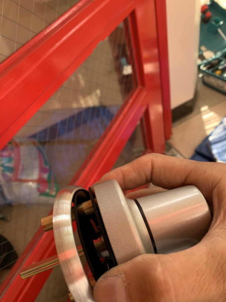 愛知県東海市 ドア修理工事店 レバー錠取替工事【ドアファクトリー】