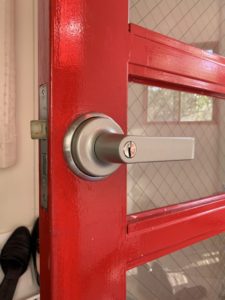 愛知県東海市 ドア修理工事店 レバー錠取替工事【ドアファクトリー】