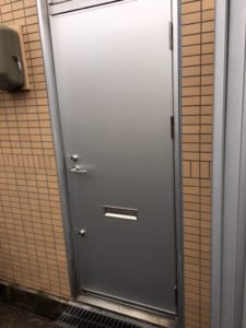 愛知県大府市 ビル ドア工事店 フラッシュドア取替工事【ドアファクトリー】