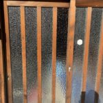 愛知県大府市 戸建住宅 玄関引戸ガラス デザイン硝子に交換工事【ドアファクトリー】