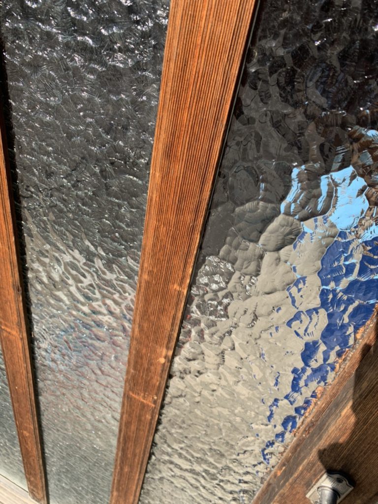 愛知県大府市 戸建住宅 玄関引戸ガラス デザイン硝子に交換工事【ドアファクトリー】