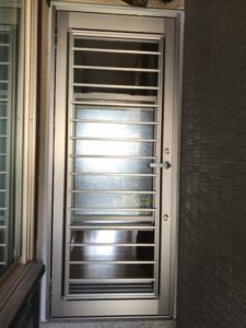 戸建住宅 リシェント勝手口ドア　SG仕様 勝手口ドア取替工事【ドアファクトリー】