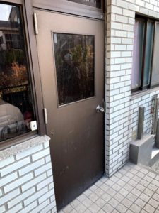 愛知県豊明市 戸建住宅 勝手口ドア取替工事 LIXILリシェント【ドアファクトリー】