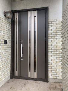 愛知県東海市 戸建住宅 玄関ドア取替工事 LIXILリシェント【窓香房】