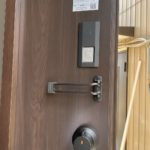 豊明市 玄関ドア勝手口ドア LIXILリシェント玄関ドア採風タッチキー仕様 電気錠取付工事 【ドアファクトリー】