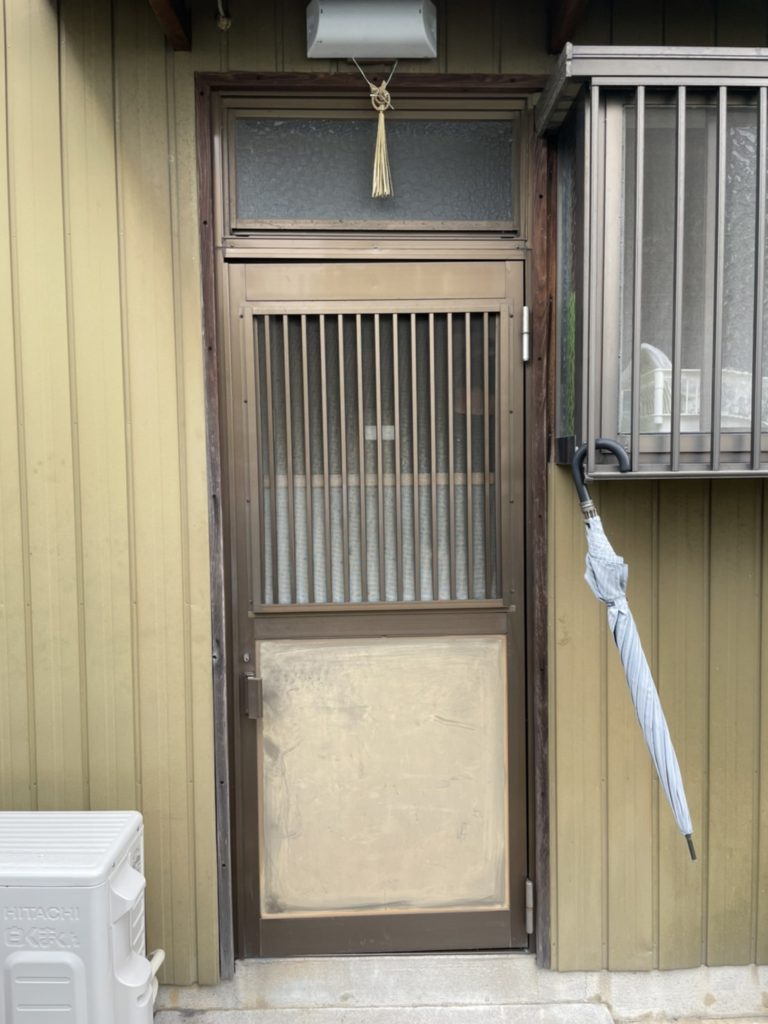 大府市 戸建住宅 LIXILリシェント 勝手口ドア取替工事【窓香房】