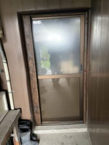 北名古屋市 戸建住宅 YKKAP 勝手口引戸取替工事【ドアファクトリー】