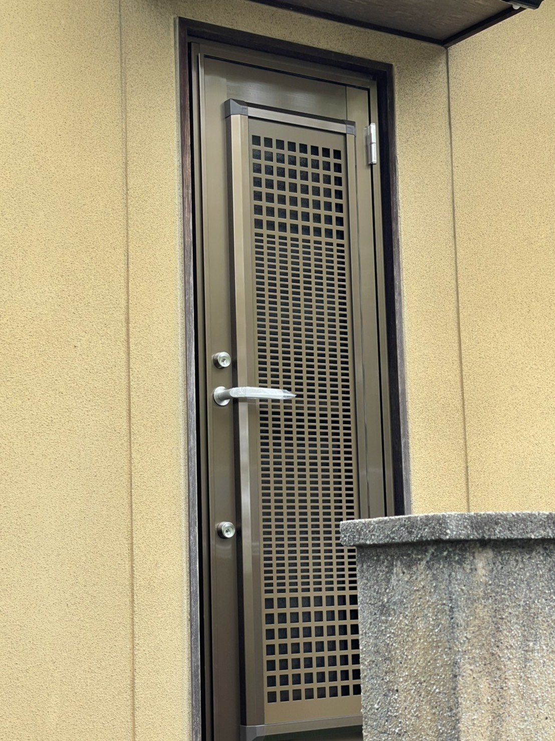 大府市 戸建住宅 LIXILリシェント 勝手口ドア取替工事【ドアファクトリー】