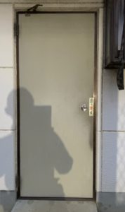 大府市 戸建住宅 勝手口ドア取替工事 YKKプチリモ【ドアファクトリー】
