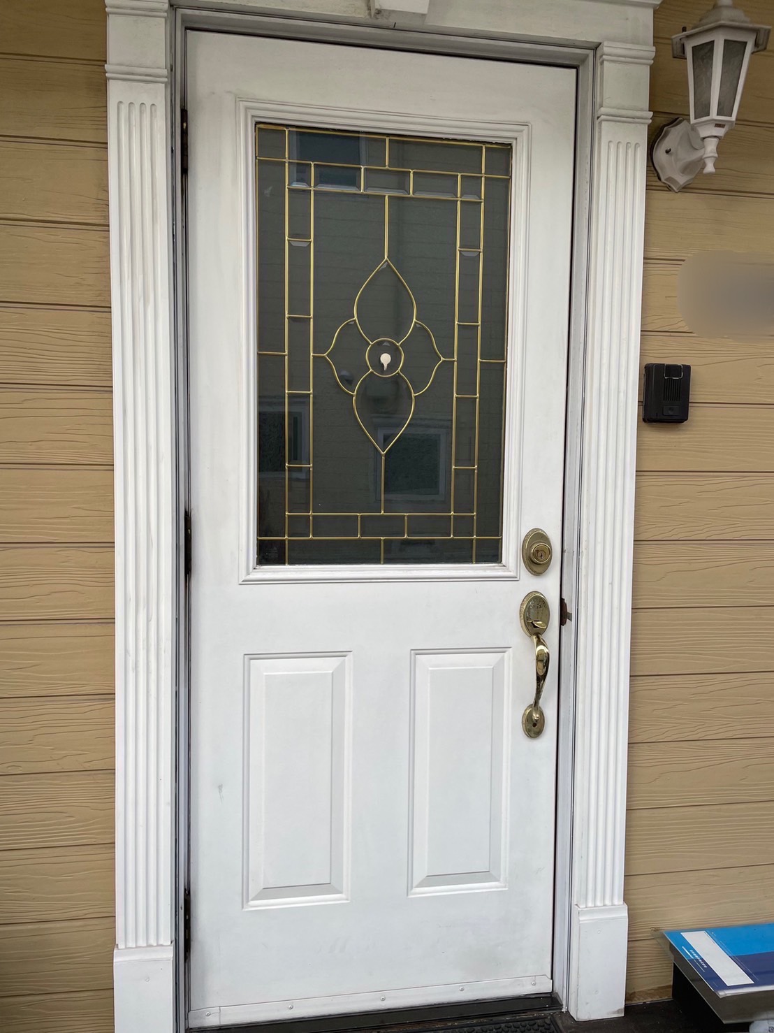 ~LIXILリシェント玄関ドア工事前~