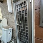 ～LIXILリシェント勝手口ドア取替中～