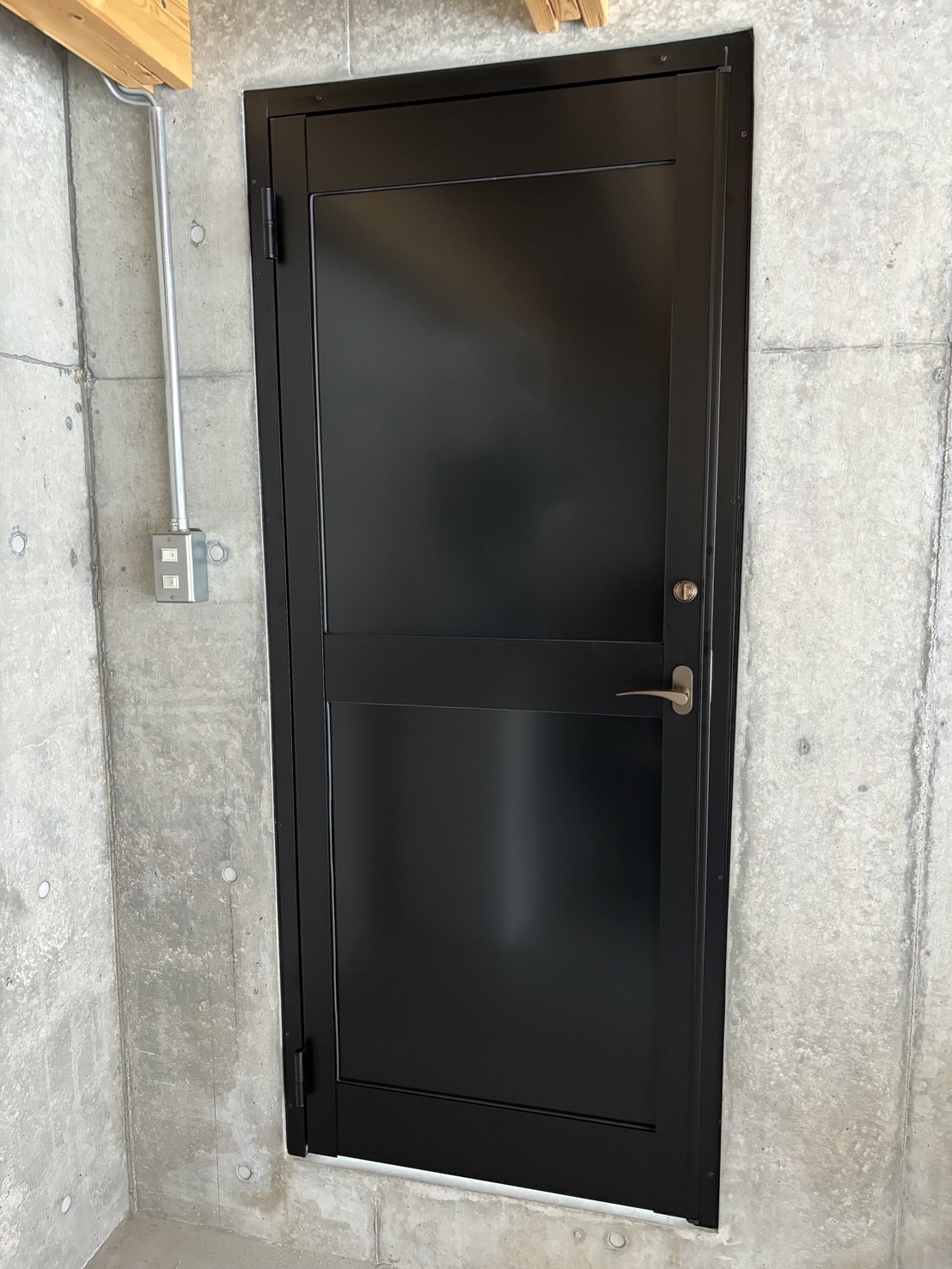 愛知県名古屋市 RC住宅 LIXILクリエラ硝子ドア ドア取付工事【ドアファクトリー】