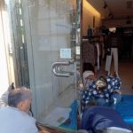 こんにちは！ 弊社は、愛知県大府市に本社を構える、工場・倉庫・店舗・オフィス等のドア専門工事店です！ドアファクトリーへのお問い合わせありがとうございます！！ さて本日は、施工事例をご紹介させていただきます。 ～施工の様子～