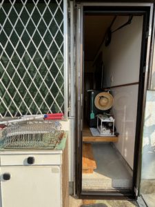 愛知県大府市 YKK勝手口ドアリモ 勝手口ドア取替工事【ドアファクトリー】