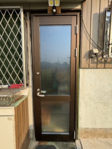 愛知県大府市 YKK勝手口ドアリモ 勝手口ドア取替工事【ドアファクトリー】